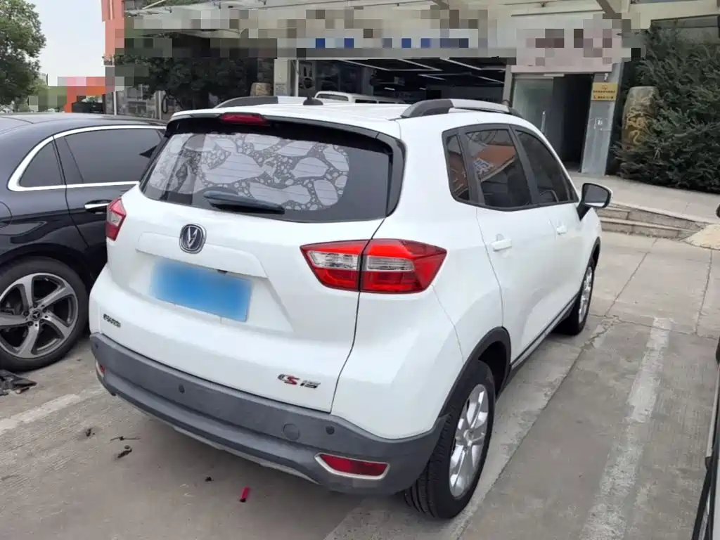 Фото 7 - Changan CS15