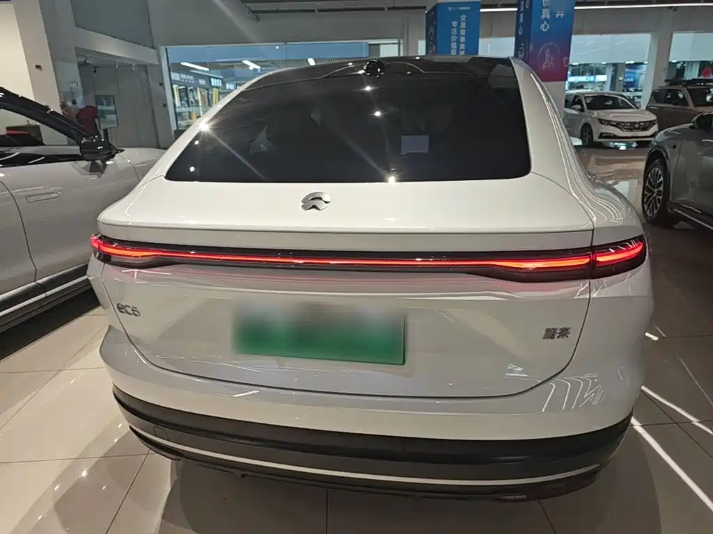 Фото 6 - NIO EC6