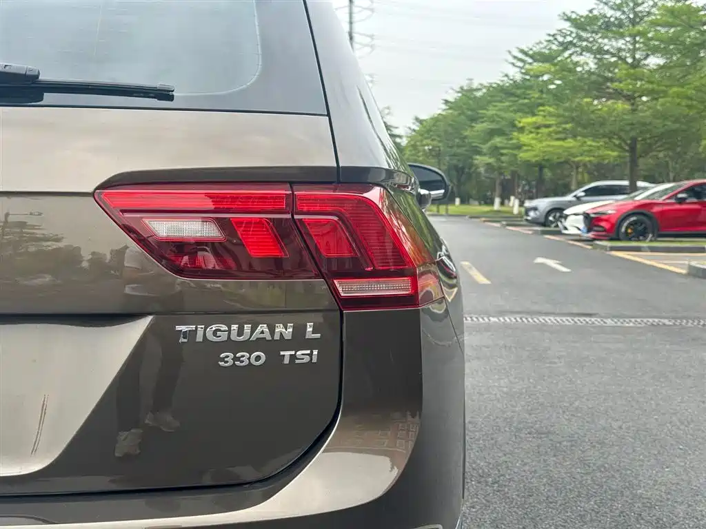 Volkswagen Tiguan L 2019 330TSI Automatic 2WD Smart Luxury Edition China VI фото 14