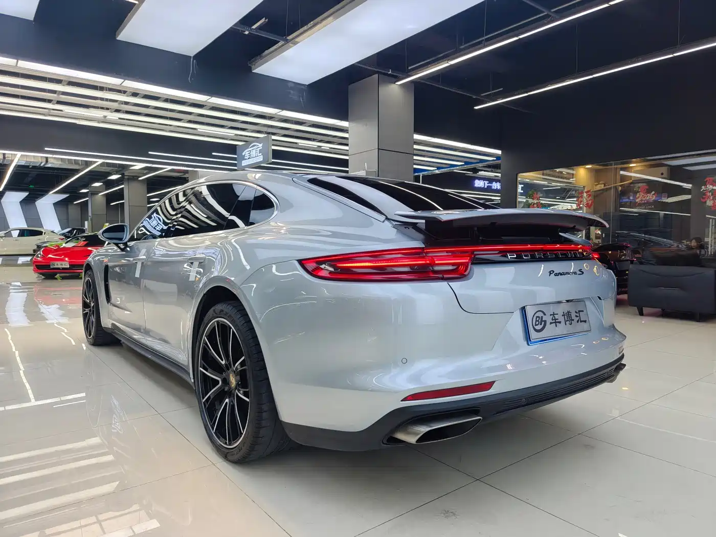 Porsche Panamera 2017 Panamera Executive Long Wheelbase 3.0T фото 4