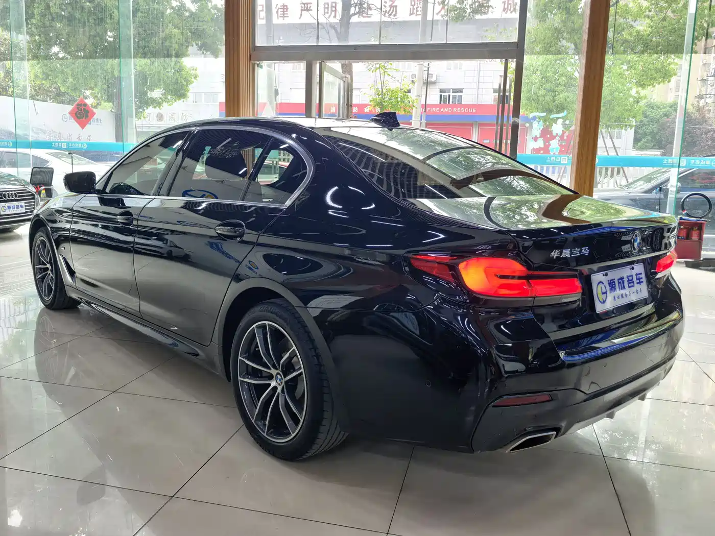 BMW 5 Series 2022 525Li M Sport Package фото 6