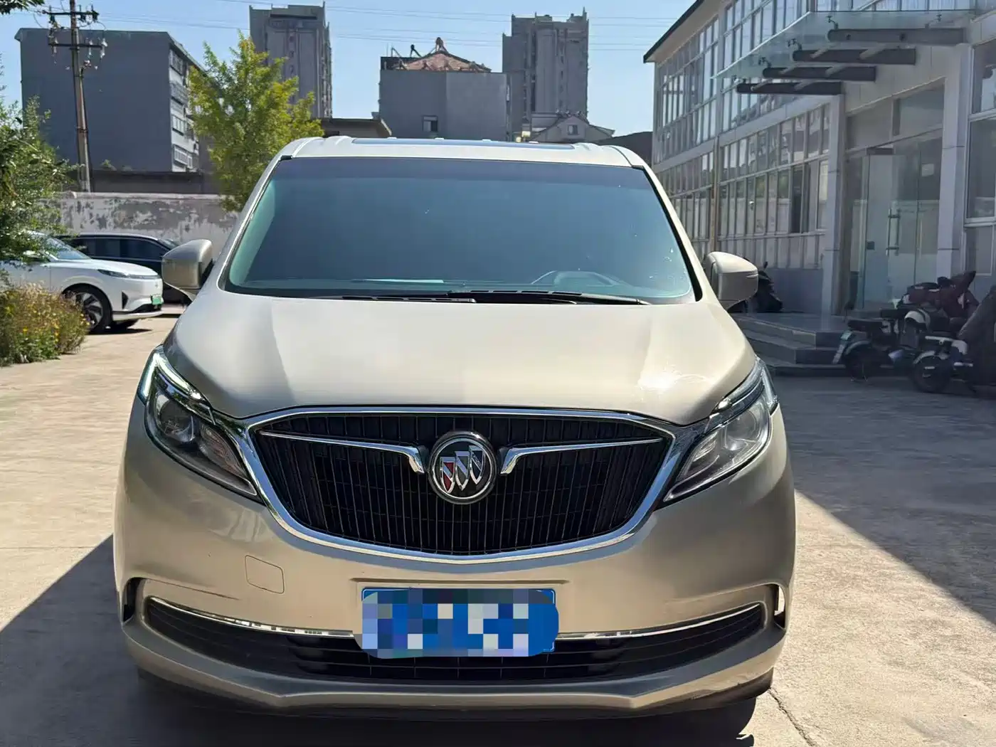 Фото 2 - Buick GL8
