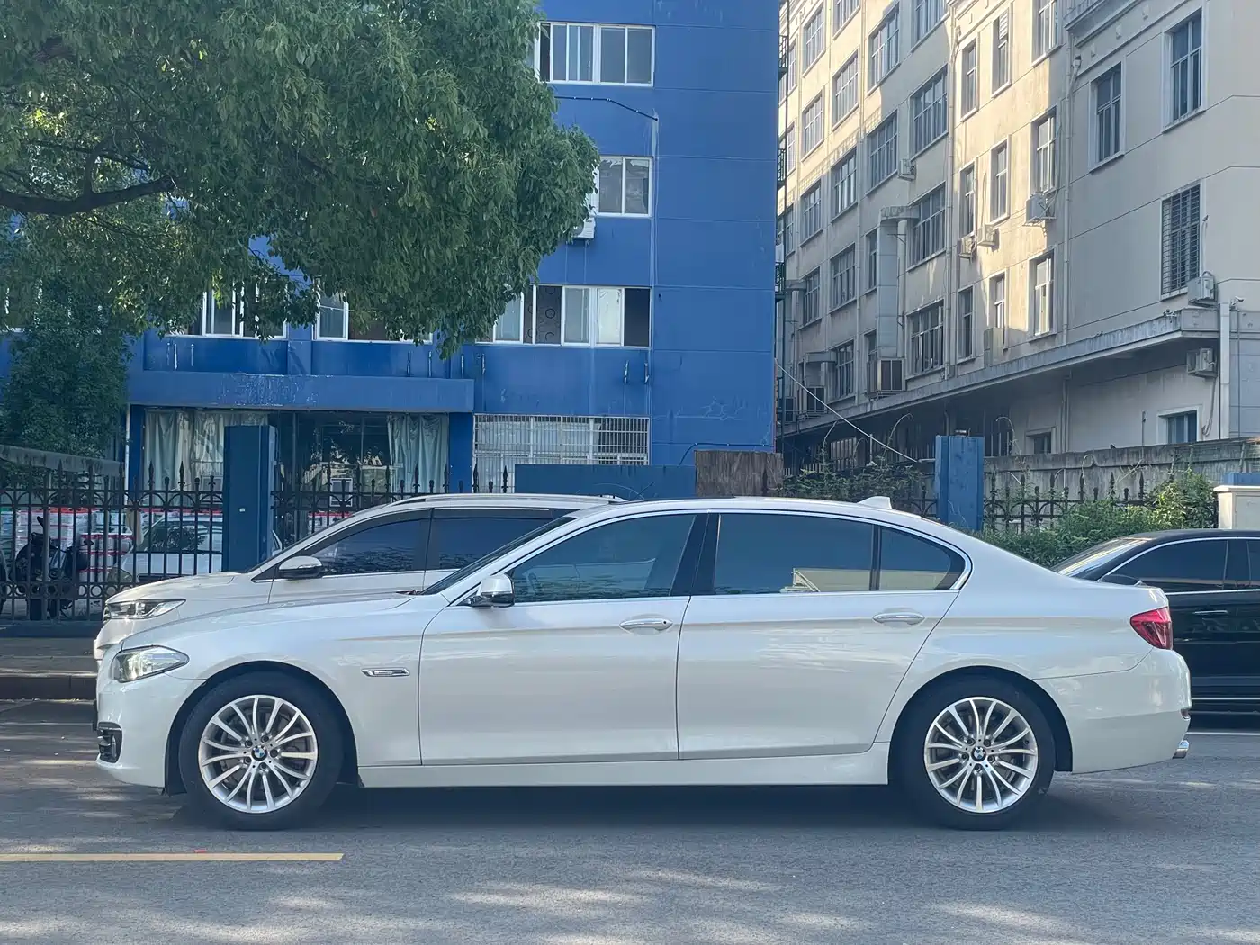 BMW 5 Series 2017 525Li Luxury Design Package фото 3
