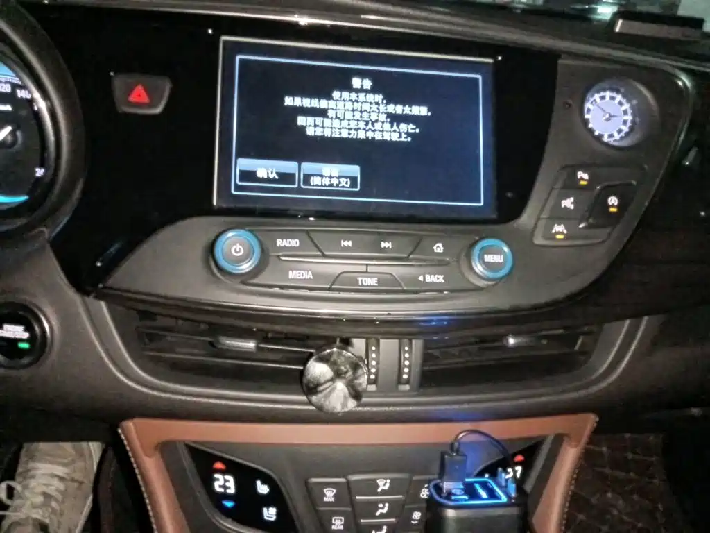 Фото 14 - Buick Envision Plus