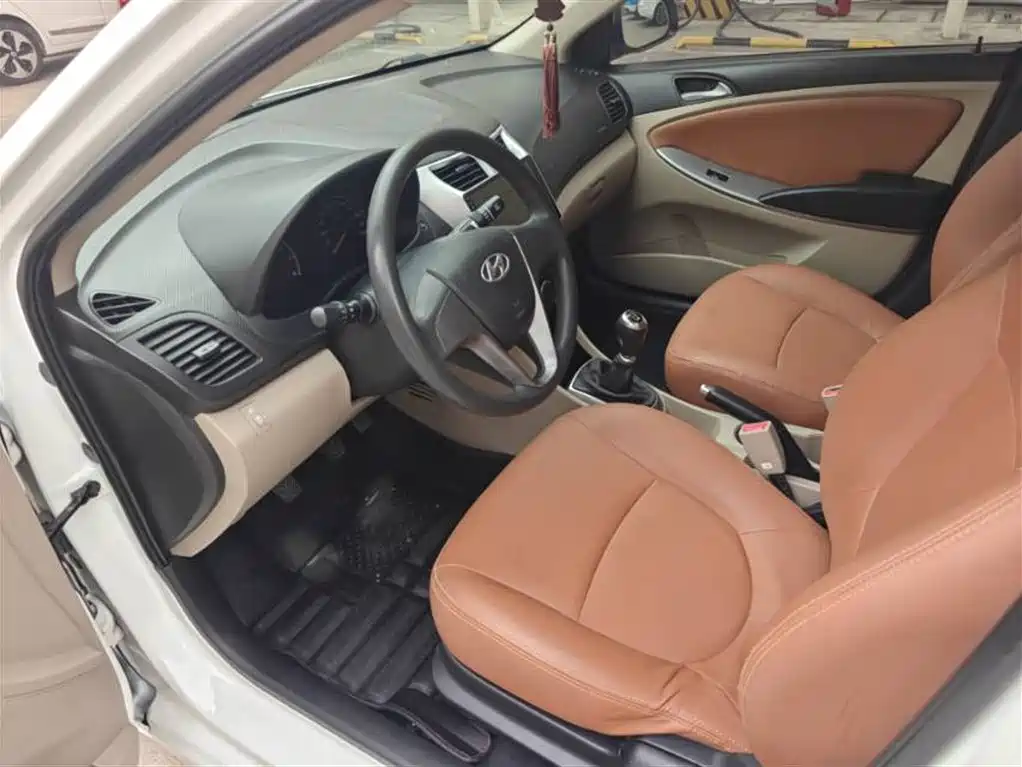 Hyundai Verna 2014 1.4L Manual Fashion GS фото 6