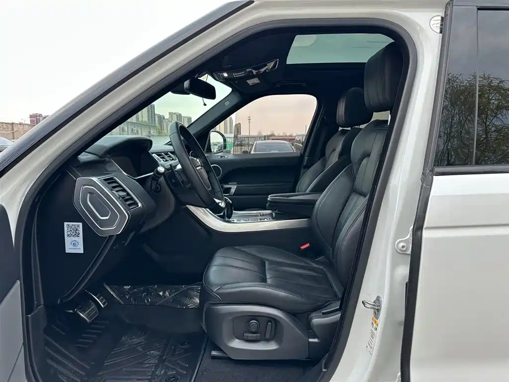Land Rover Range Rover Sport 2016 Model 3.0 SC V6 HSE DYNAMIC фото 9