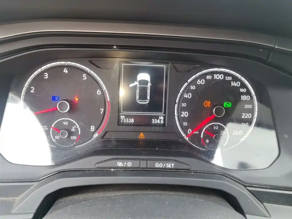 Volkswagen Polo 2019 Plus 1.5L Automatic Panorama Enjoyment Edition фото 12