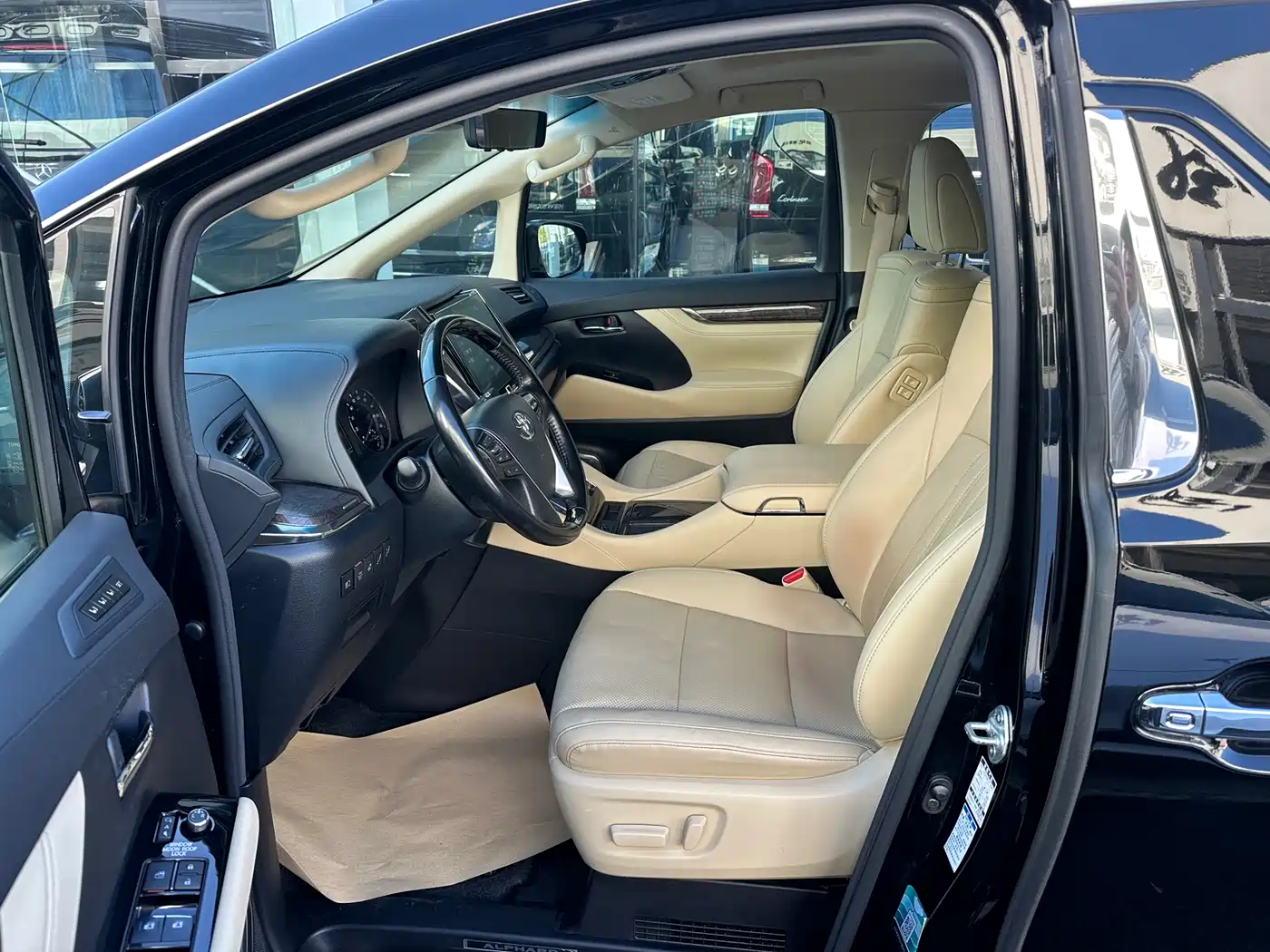 Toyota Alphard 2020 Hybrid 2.5L Premium Edition фото 8