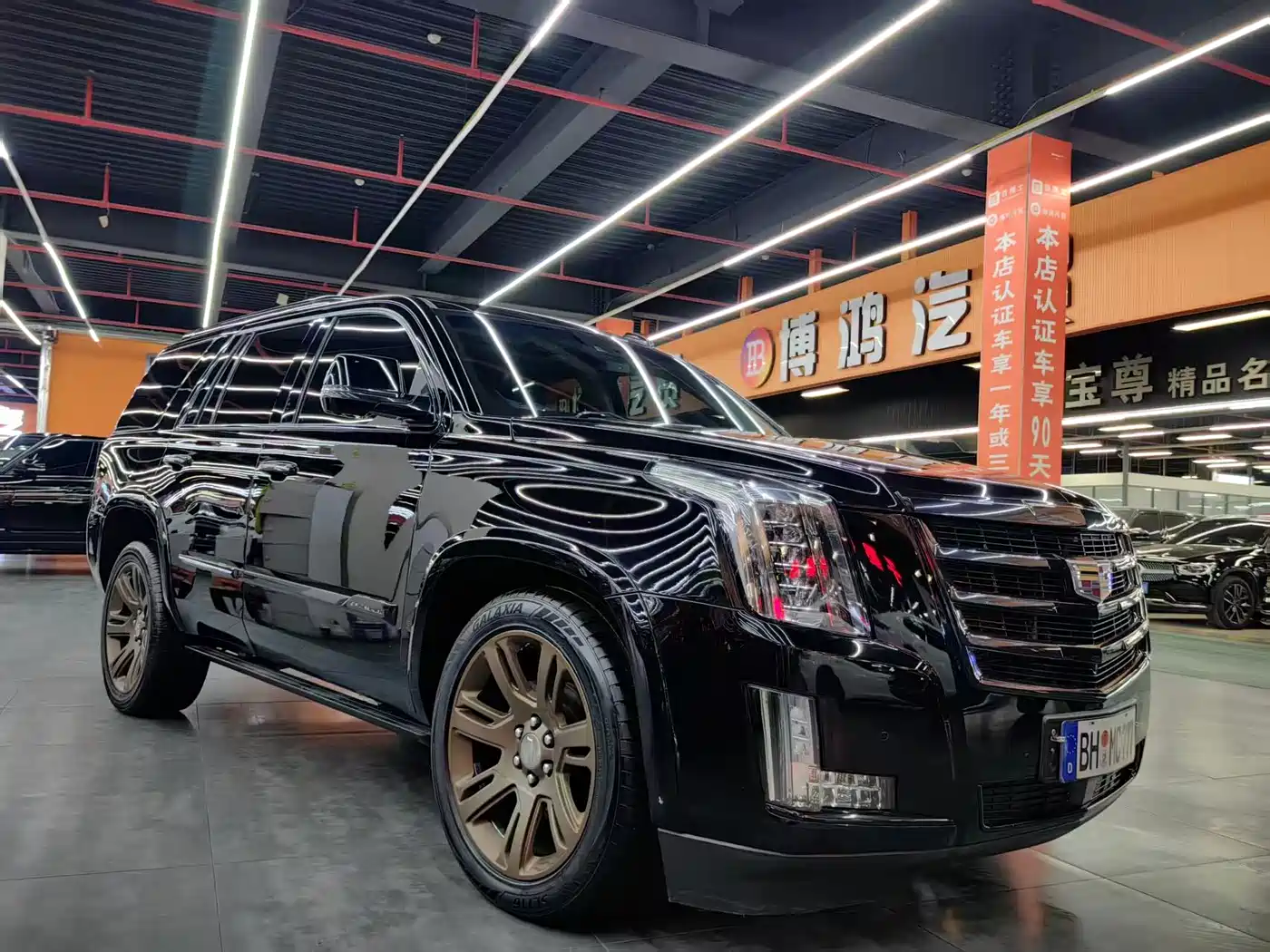 Cadillac Escalade 2017 6.2L ESV Platinum Extended фото 3