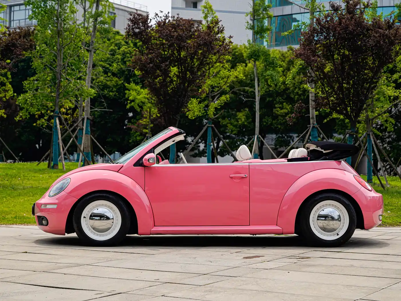 Volkswagen Beetle 2009 2.0 AT Top Convertible фото 4