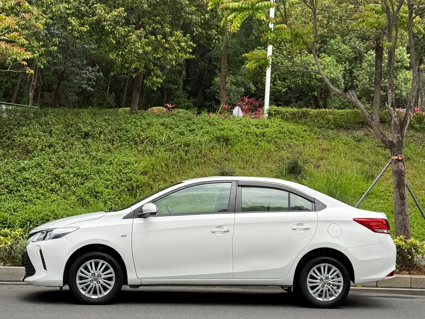 Toyota Vios 2017 1.5L CVT Pioneer фото 2