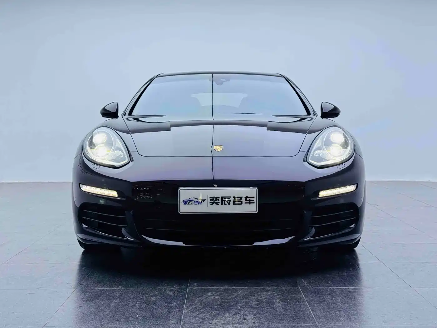 Porsche Panamera 2014 Panamera 3.0T фото 2