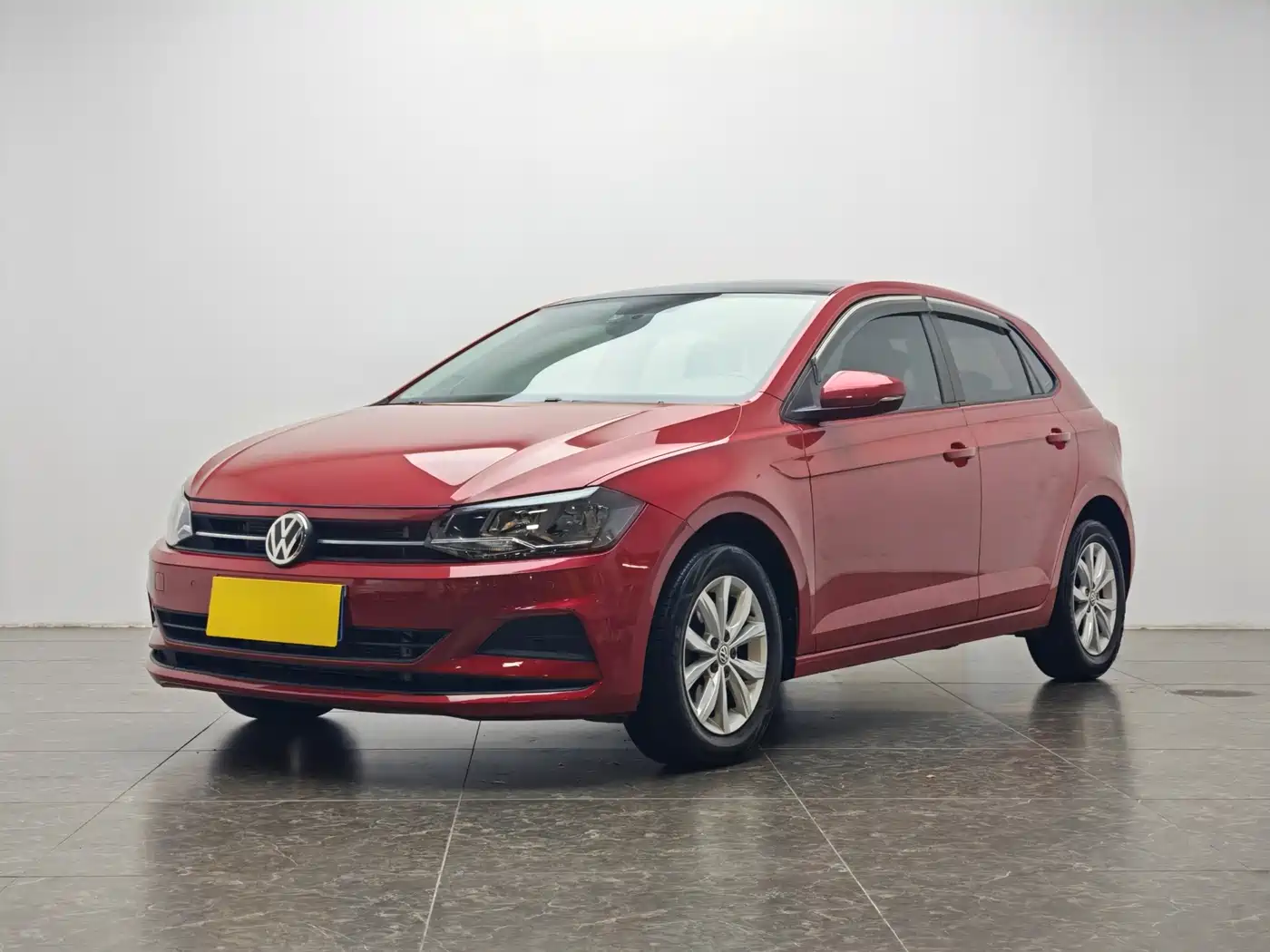 VOLKSWAGEN POLO