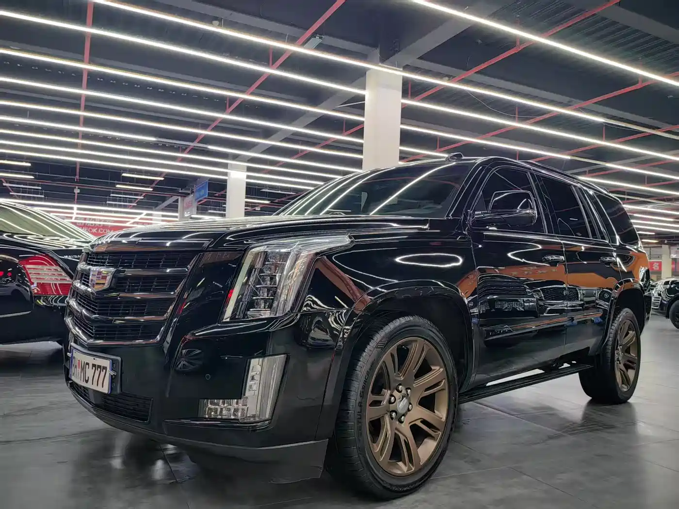 Cadillac Escalade 2017 6.2L ESV Platinum Extended