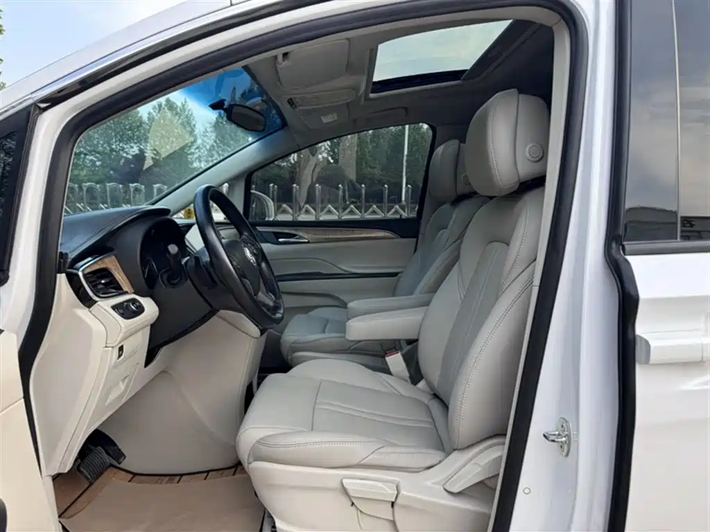 Buick GL8 2018 ES 28T Comfort Type China VI фото 12
