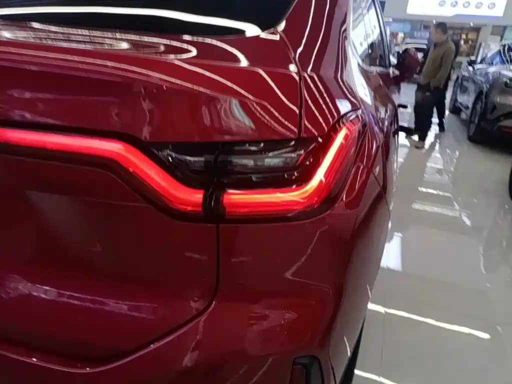 Фото 8 - NIO EC6