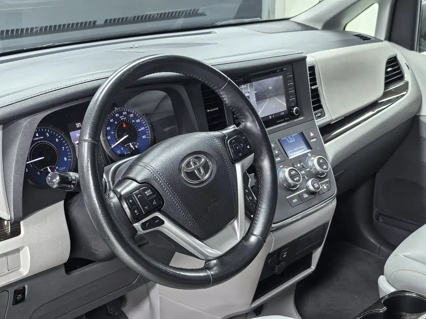 Toyota Sienna 2015 3.5L 2WD L фото 13