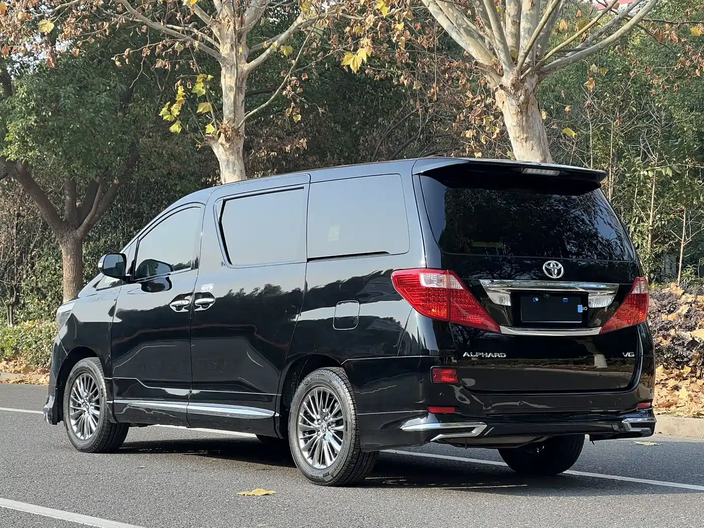 Toyota Alphard 2011 3.5L Luxury Edition фото 5