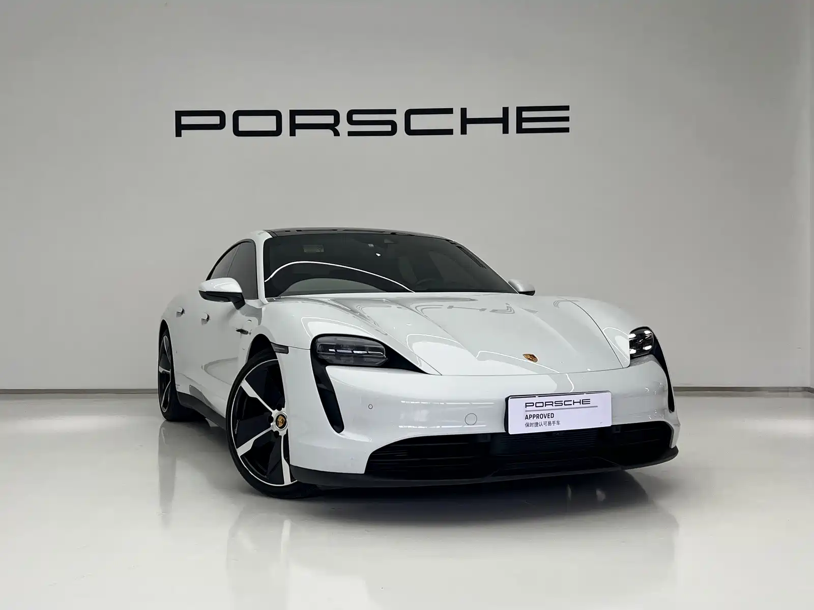 Фото 4 - Porsche Taycan