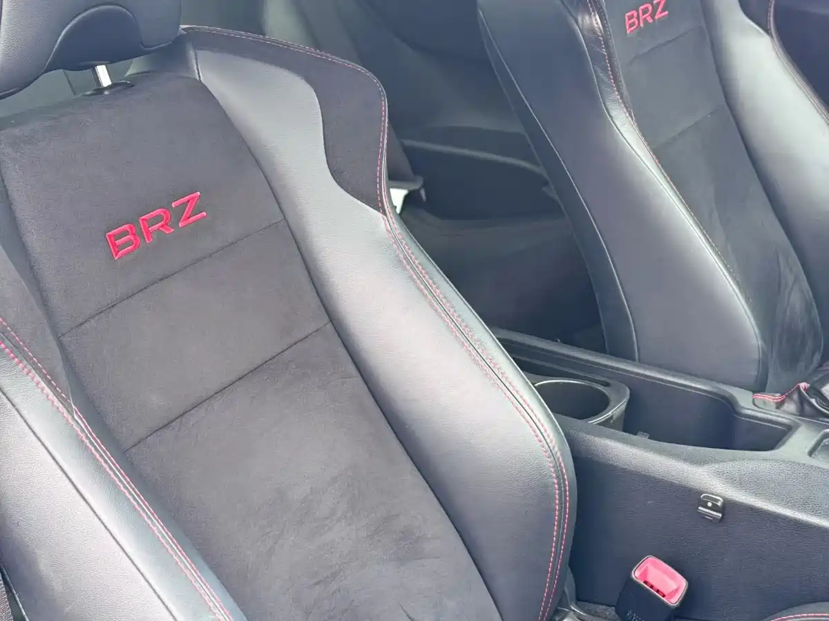 Subaru BRZ 2020 2.0L Manual type-RS фото 6