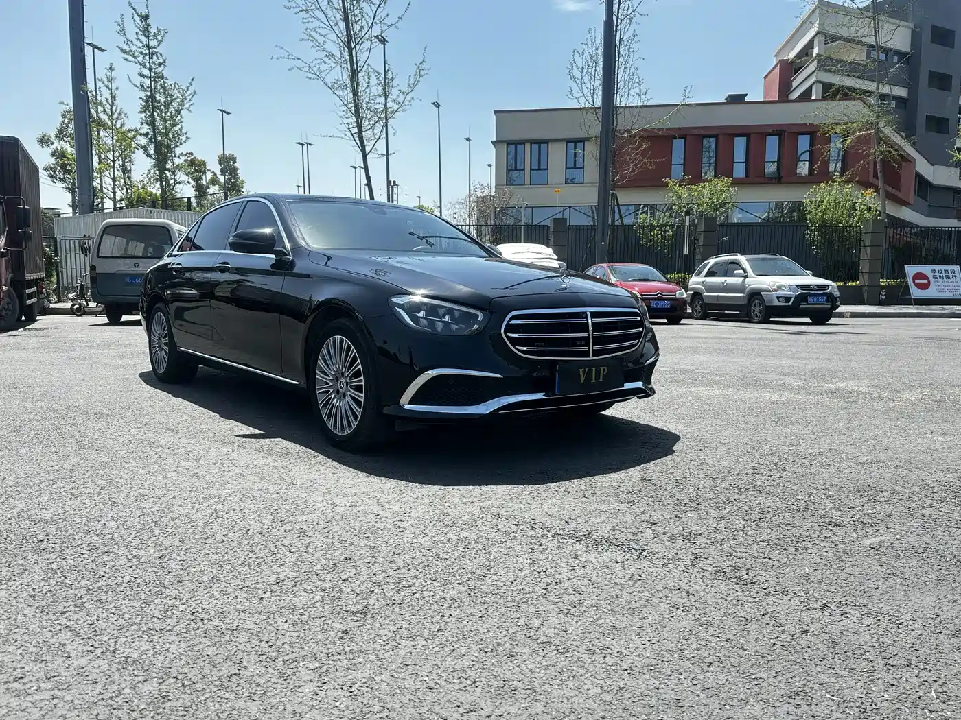 MERCEDES-BENZ E CLASS