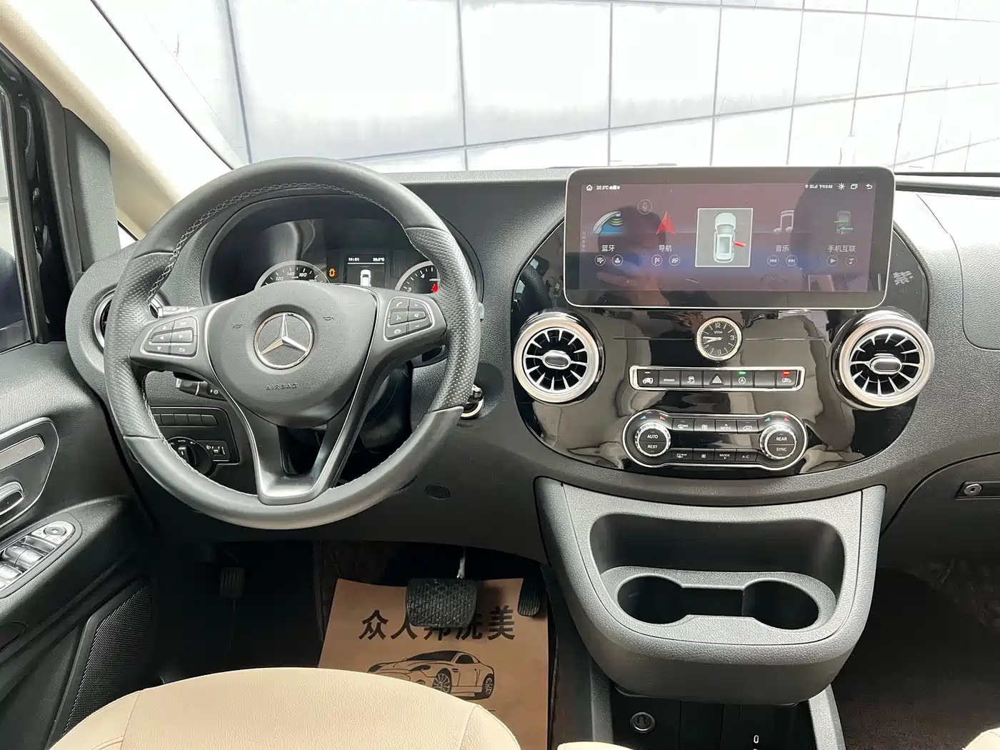 Mercedes-Benz Vito 2023 2.0T Elite 9-Seater фото 15