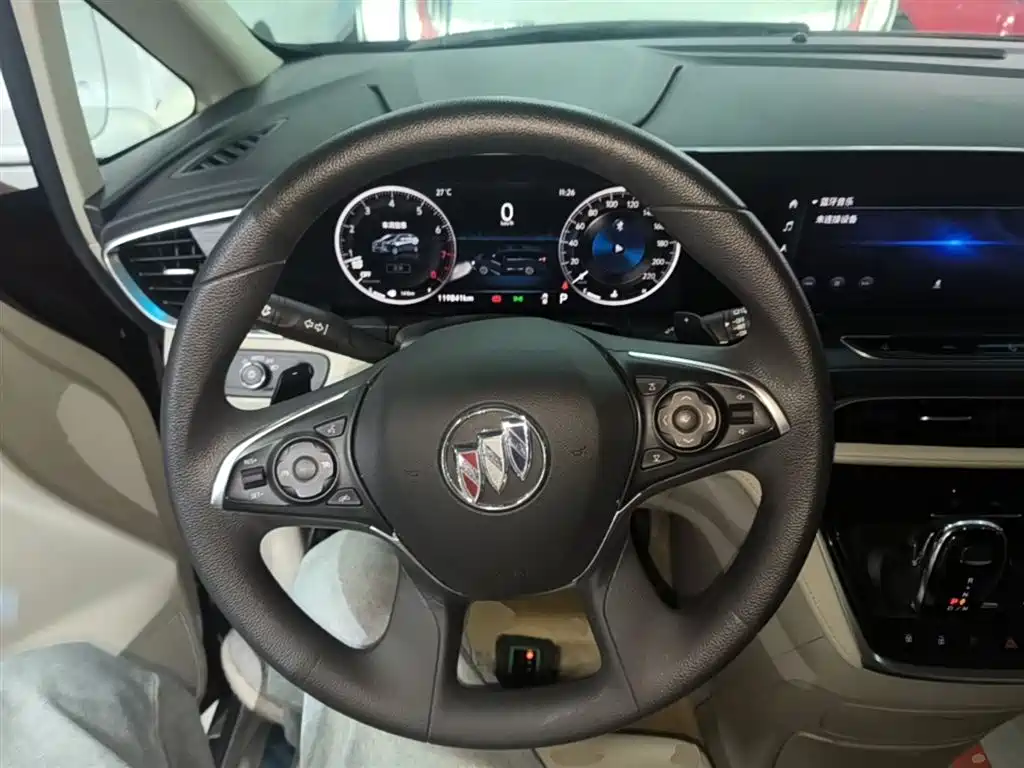 Photo 11 - Buick GL8