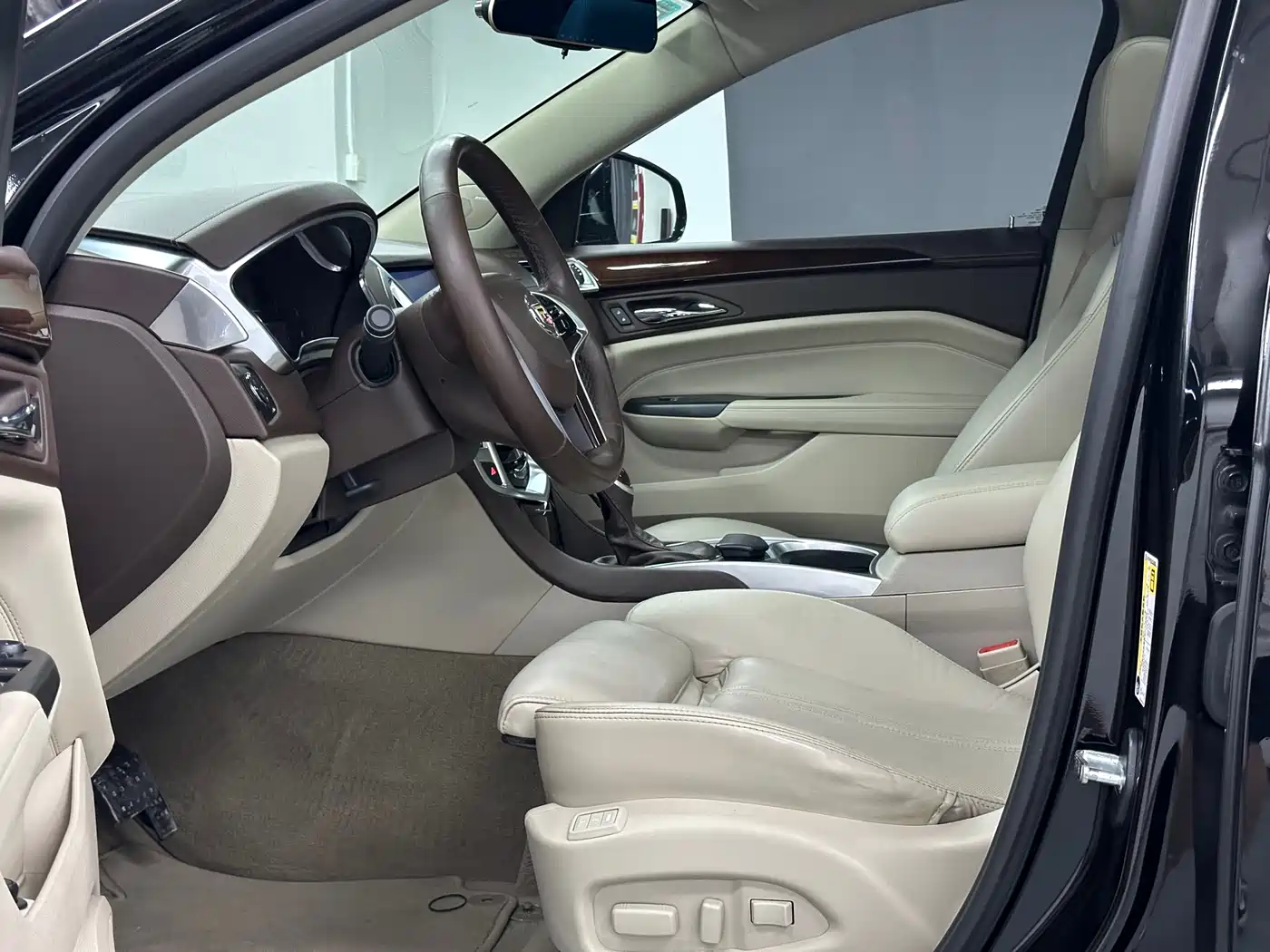 Cadillac SRX 2014 3.0L Luxury Model фото 8