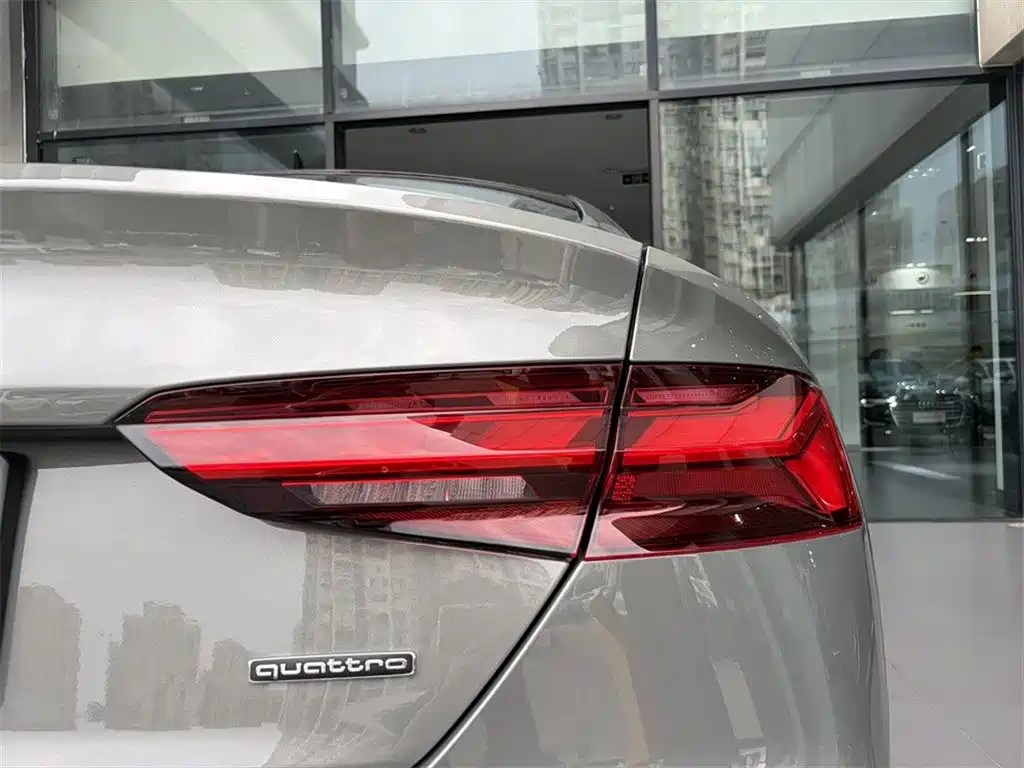 AUDI A5 (IMPORT)