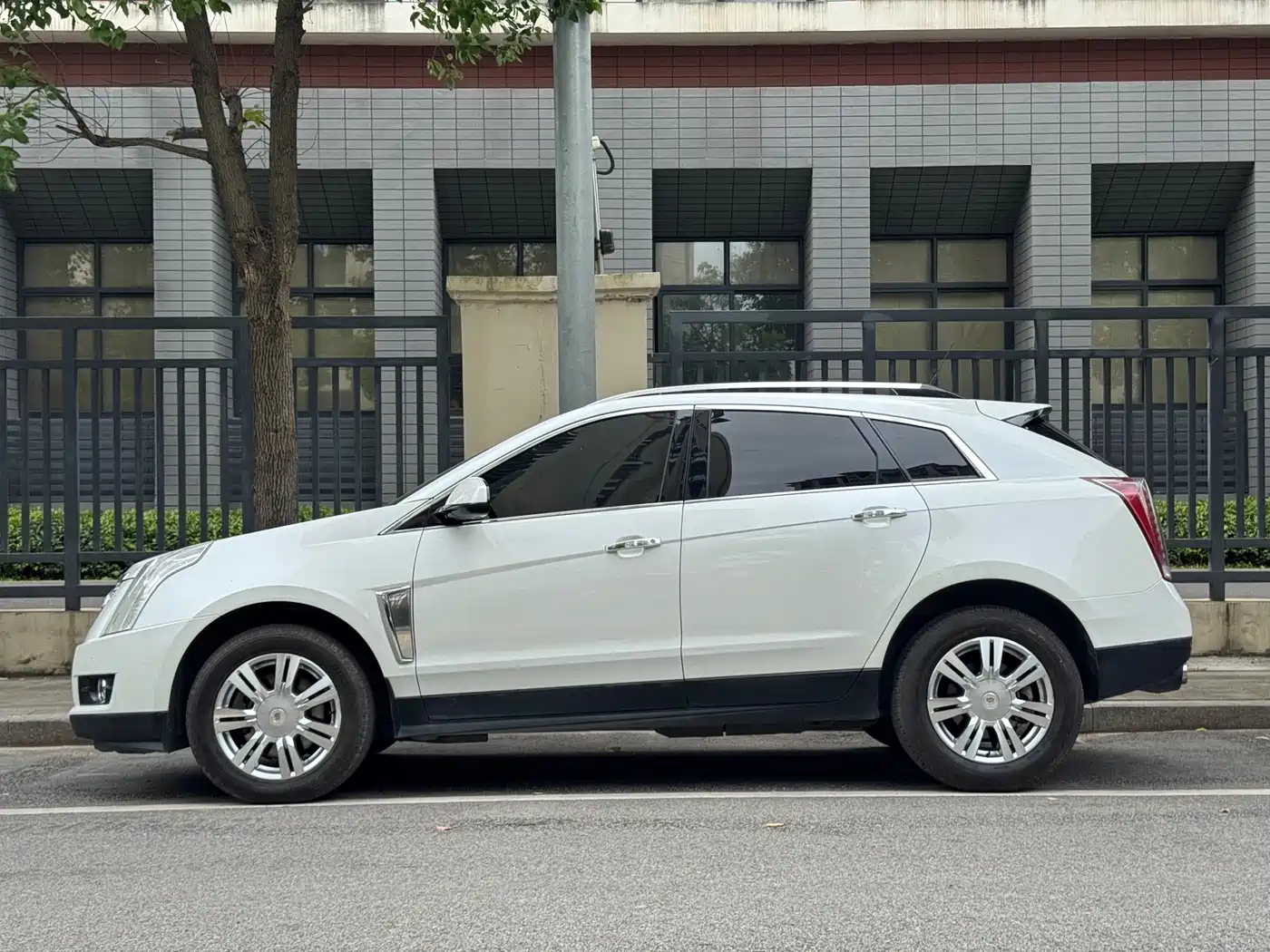 Cadillac SRX 2013 3.0L Elite фото 4