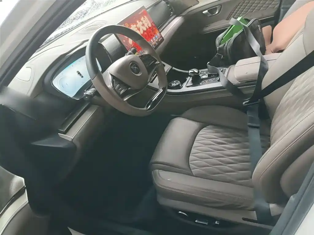 BYD Han 2022 DM-i 121KM Premium фото 15