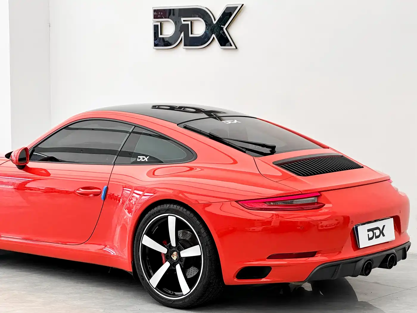 Photo 8 - Porsche 911