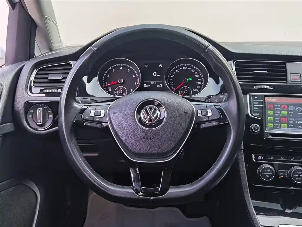 Volkswagen Golf 2015 1.4TSI Automatic Flagship фото 16