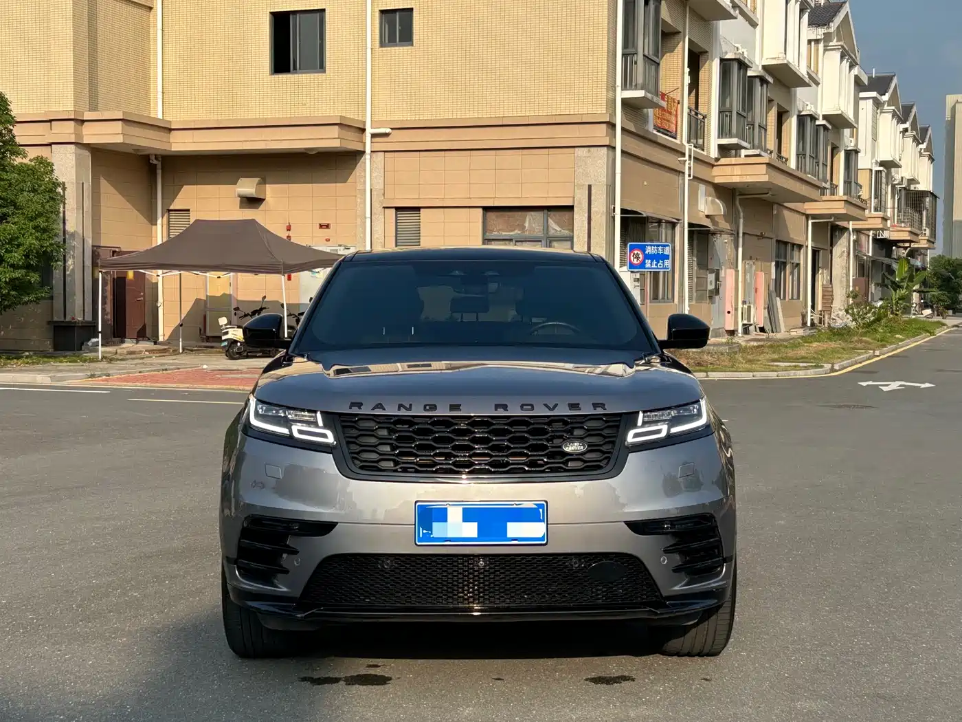 Land Rover Range Rover Velar 2021 P250 Gloss Black Collector's Edition фото 2