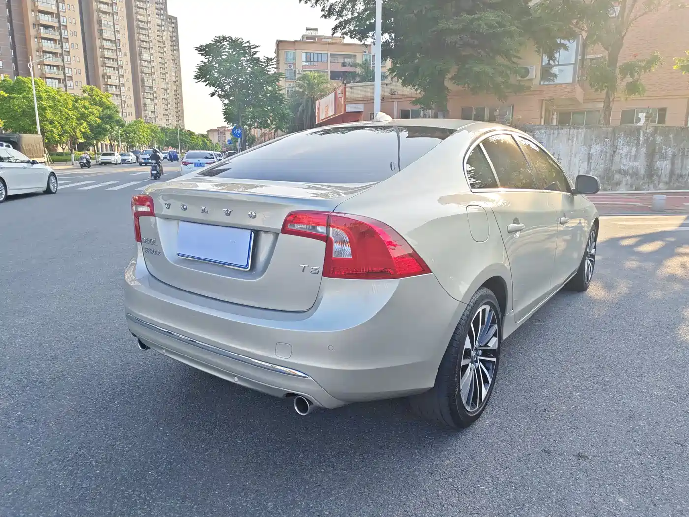 VOLVO S60