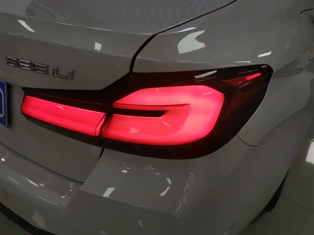 BMW 5 Series 2022 Model Second Facelift 525Li M Sport Package фото 25