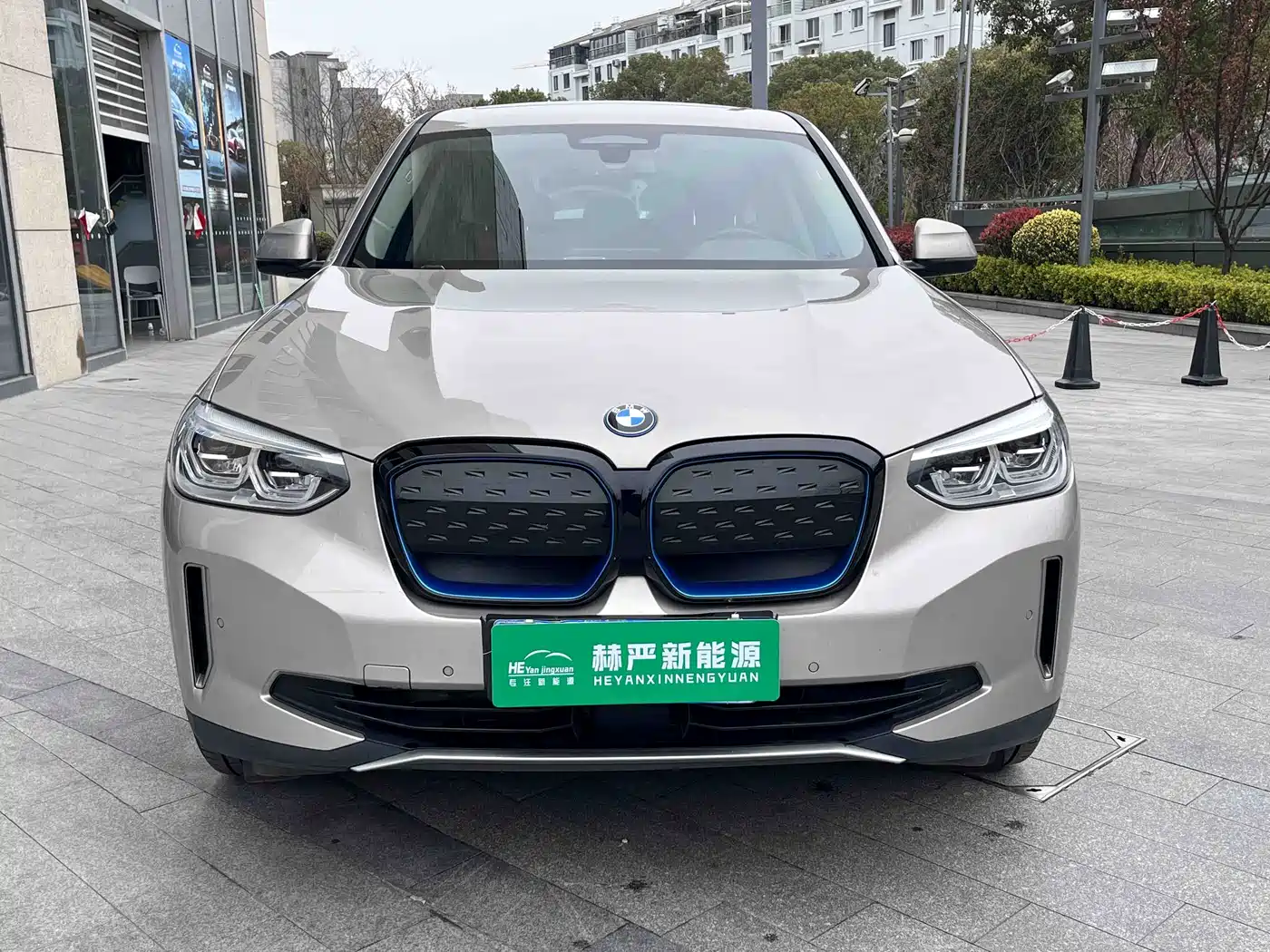 BMW IX3