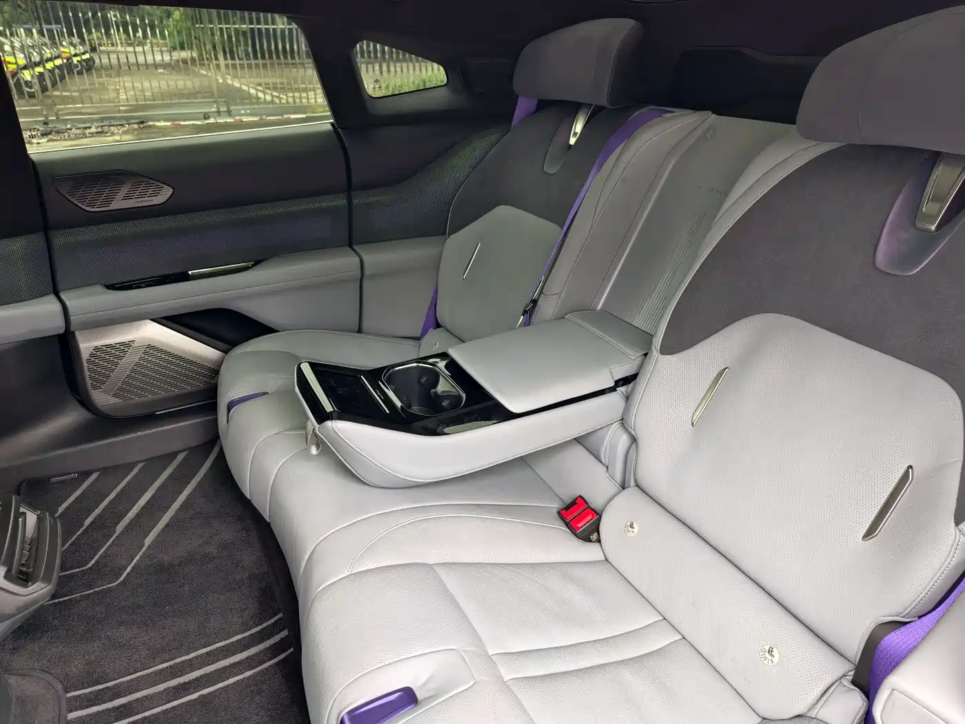 HiPhi Z 2023 5-Seater фото 9