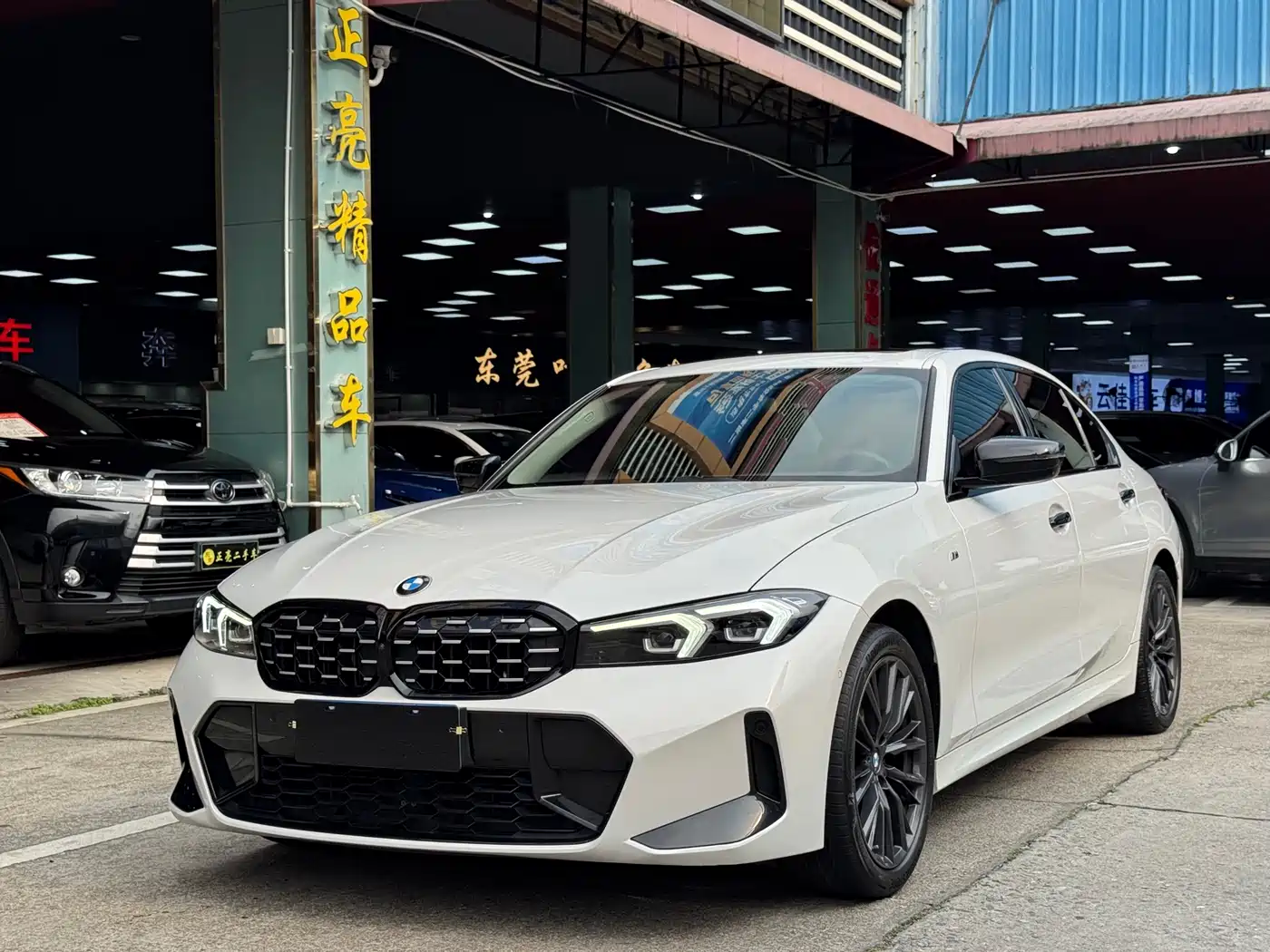 BMW 3 Series 2023 325Li M Sport Black Night Package