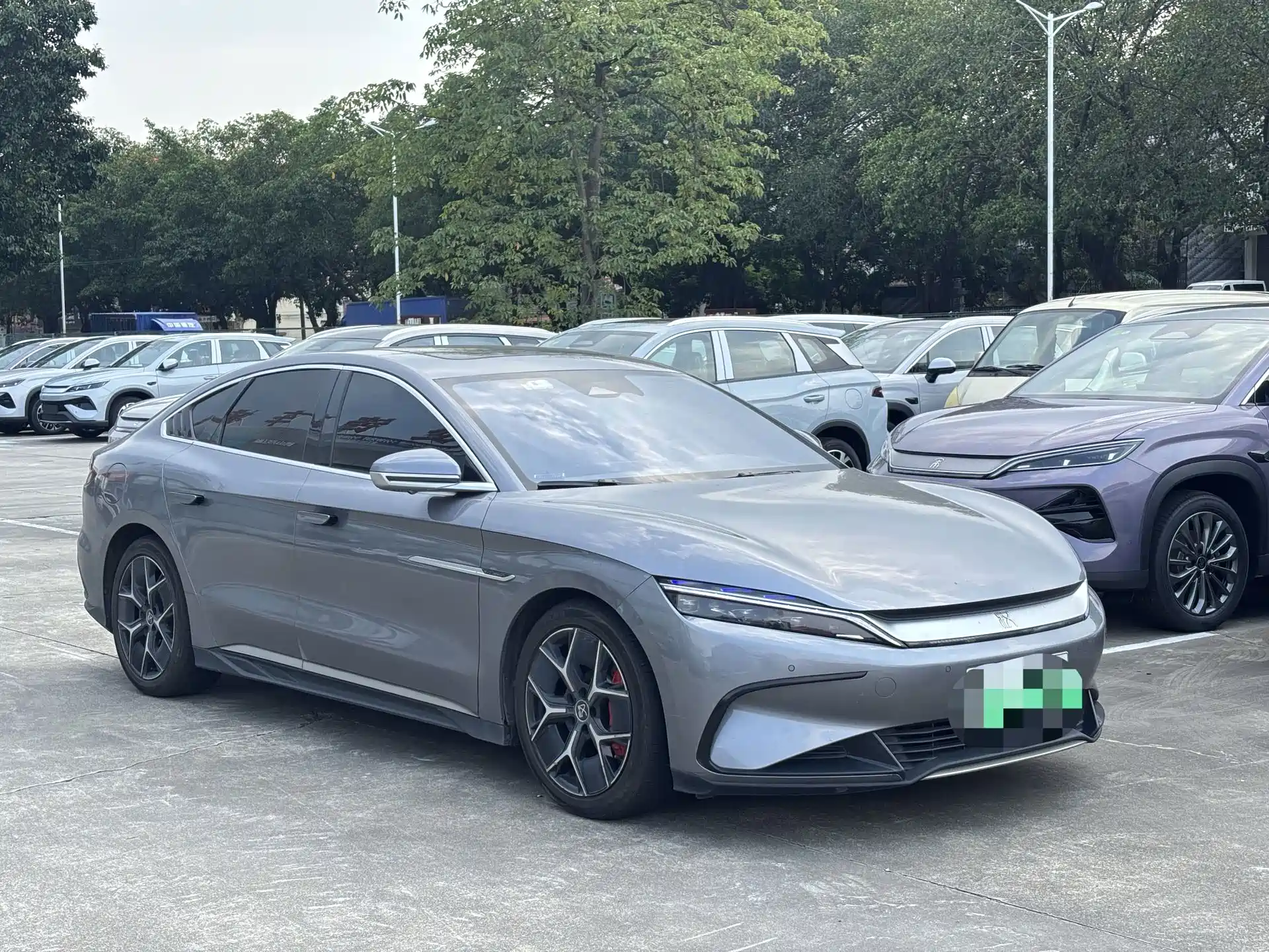 Фото 2 - BYD Han