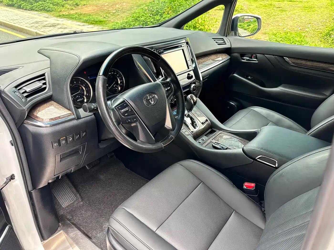 Toyota Alphard 2018 Facelift 3.5L Premium Edition фото 8