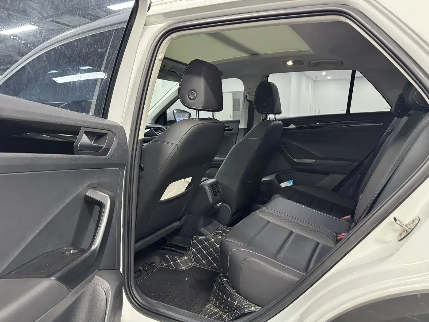 Volkswagen T-ROC 2021 280TSI DSG 2WD Comfort Smart Connect Edition фото 7