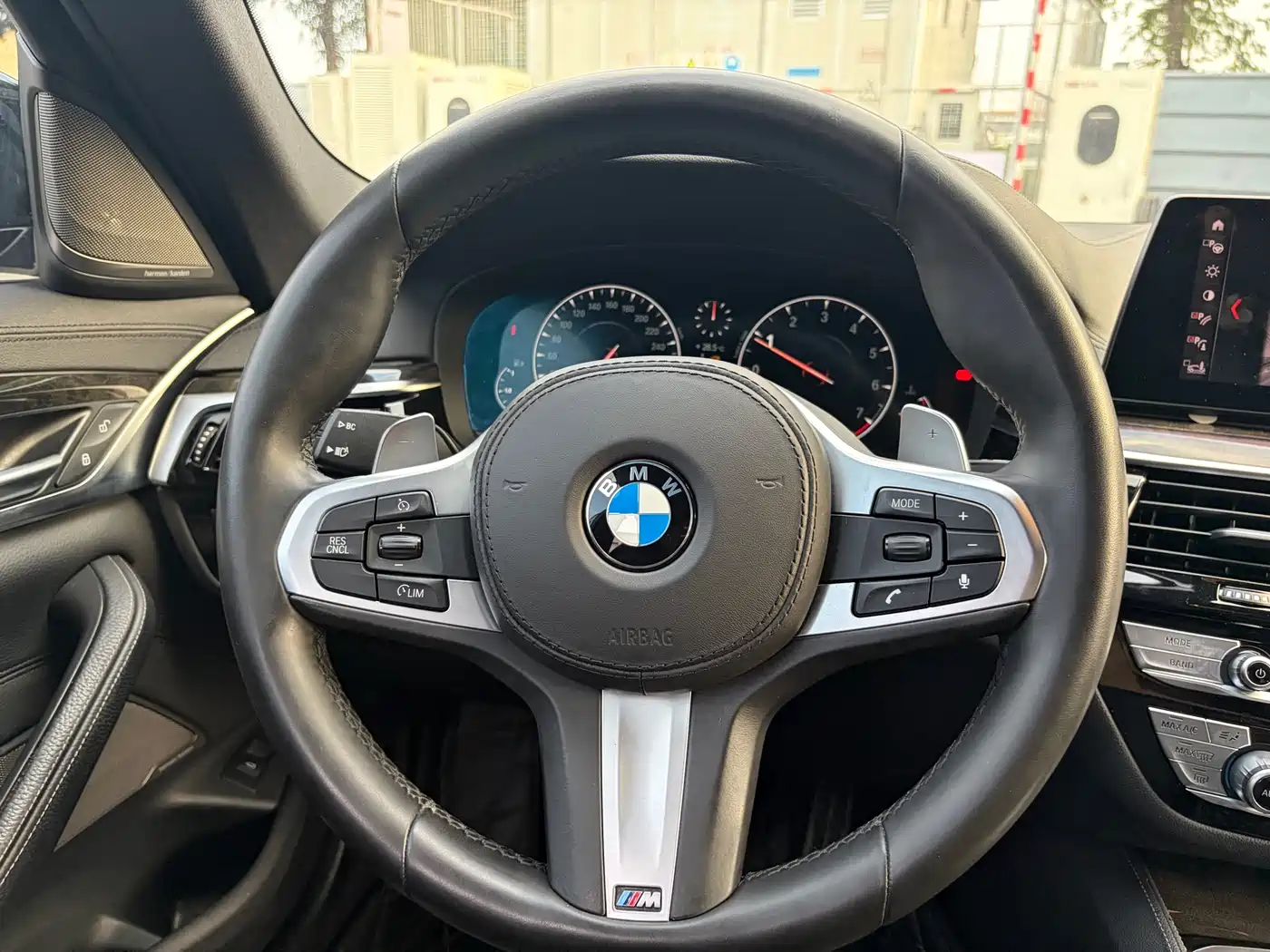 BMW 5 Series 2019 530Li Premium M Sport Package фото 14