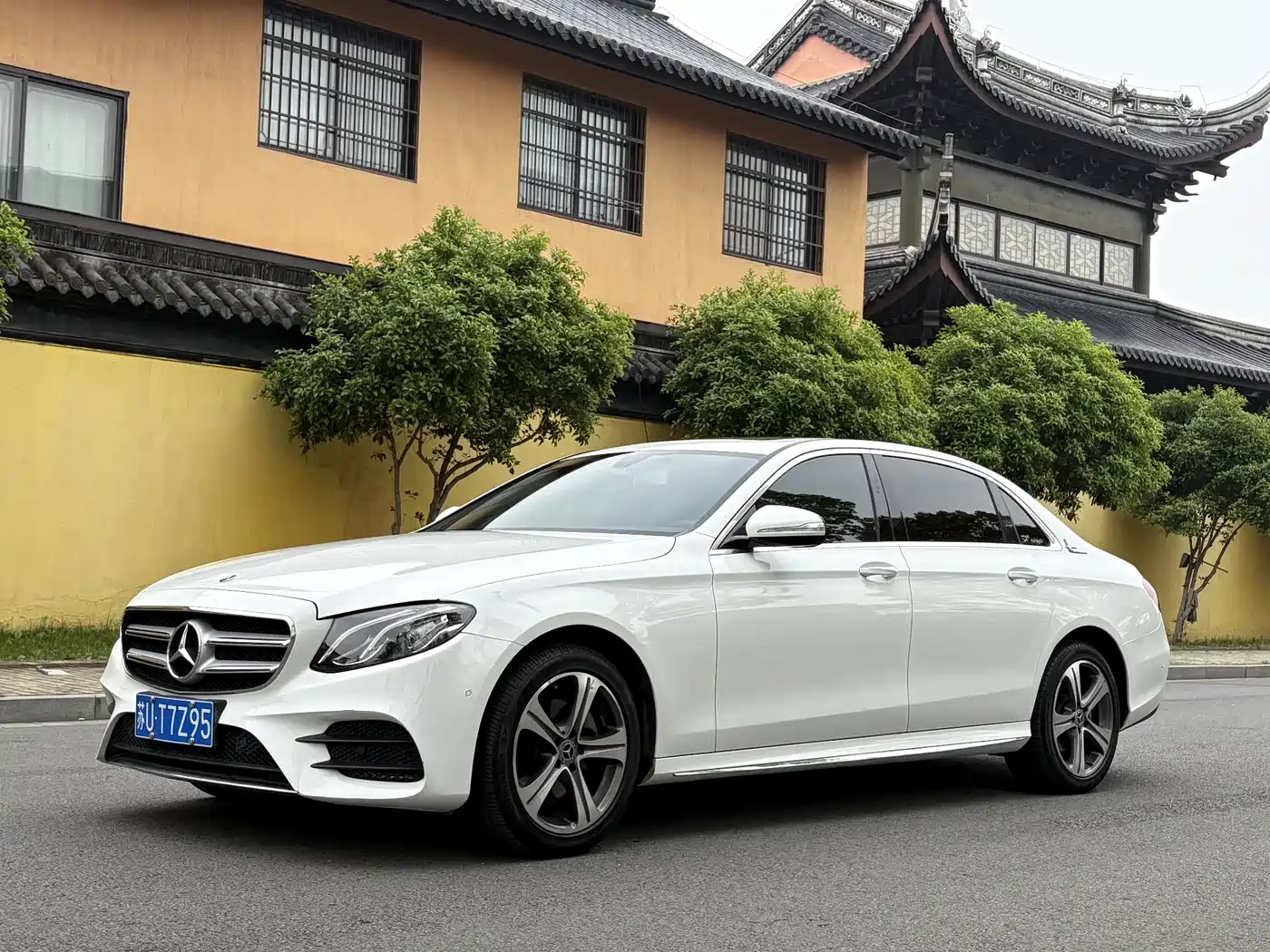 Mercedes-Benz E-Class 2016 E 200 L Sport Type