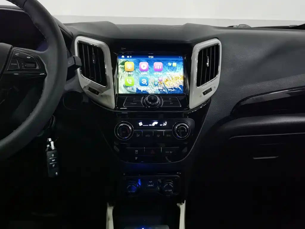 Фото 12 - Changan CS15EV