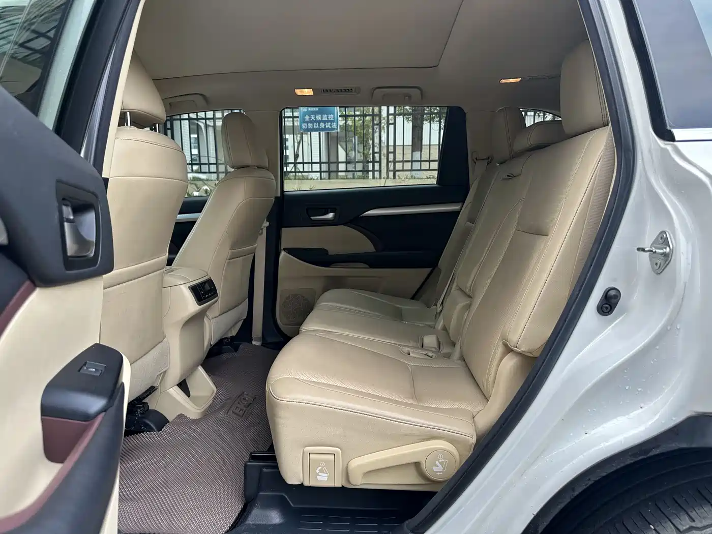 Toyota Highlander 2015 2.0T FWD Luxury Edition 7-seater фото 14