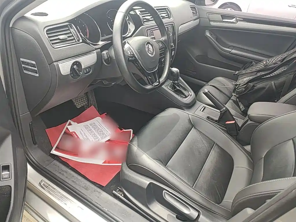 Volkswagen Sagitar 2017 230TSI Automatic Comfort фото 16