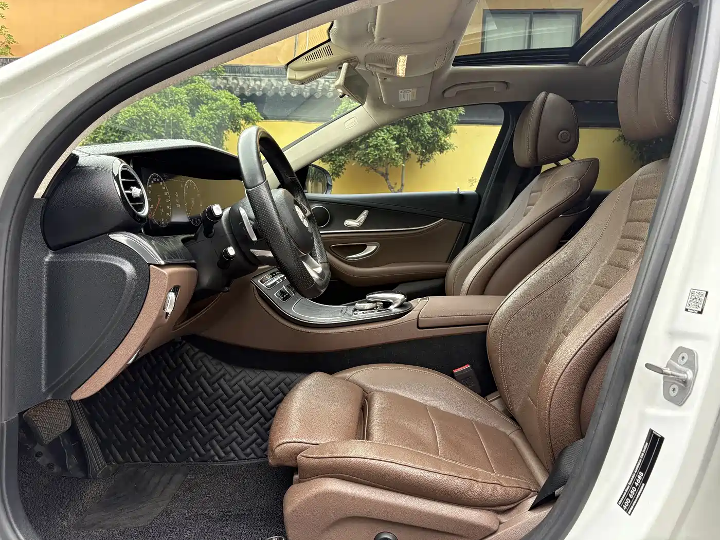 Mercedes-Benz E-Class 2016 E 200 L Sport Type фото 4