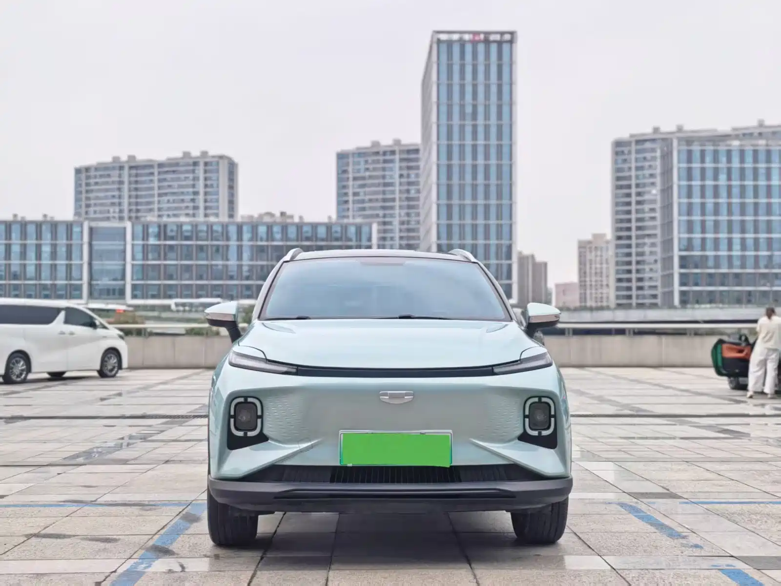 Фото 2 - Geely Geometry E Firefly