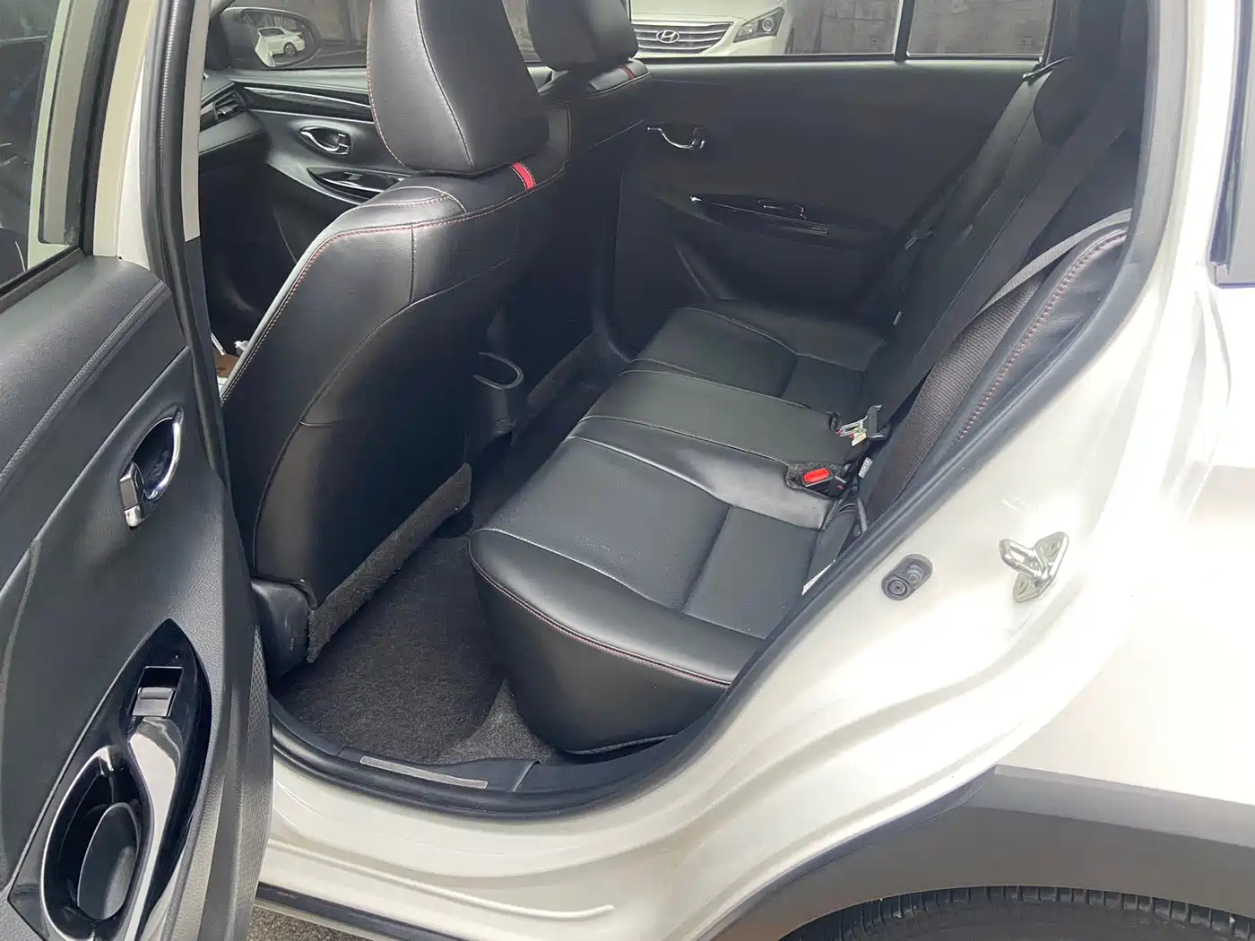 Toyota YARiS L Zhi Xuan 2022 Zhi Xuan X 1.5L CVT Luxury PLUS Edition фото 10